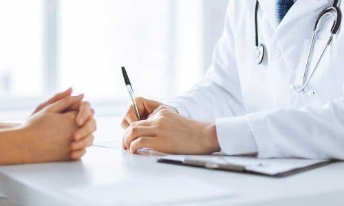 Acudir al médico.