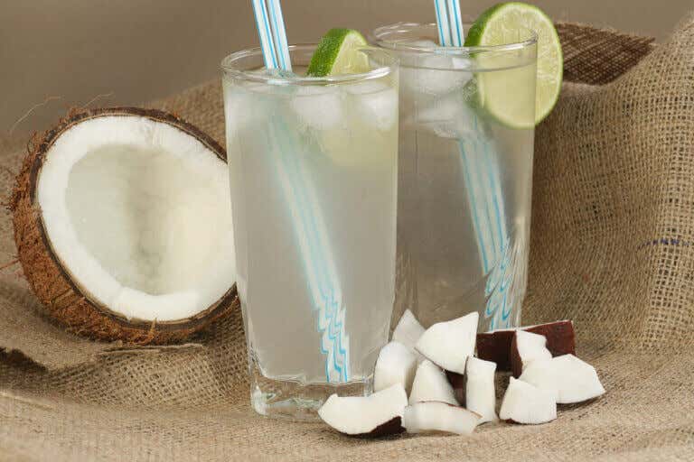 Descubre lo que le pasa a tu cuerpo al beber agua de coco