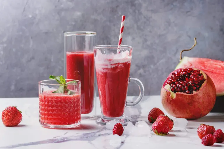 Batido de granada y fresa
