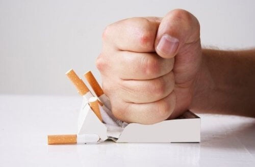 Smettere di fumare per vivere più a lungo.