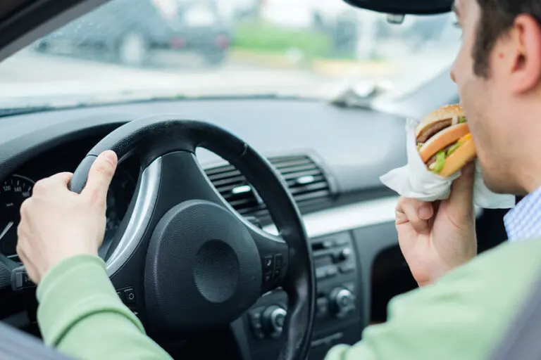 5 hábitos poco saludables que provocan indigestión