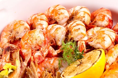 Langostinos cajún con limón