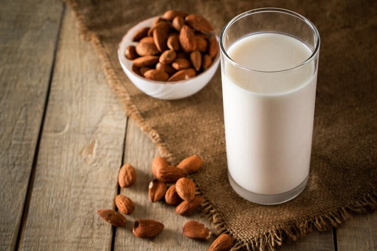 Beneficios de la leche de almendras