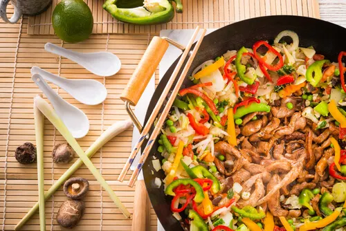 Wok de pollo y verduras