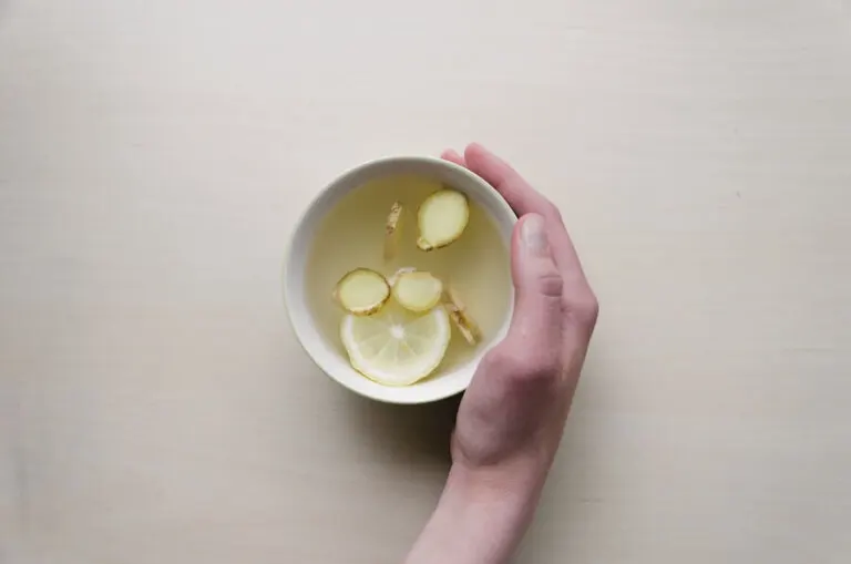 Té de jengibre para aliviar los cólicos menstruales