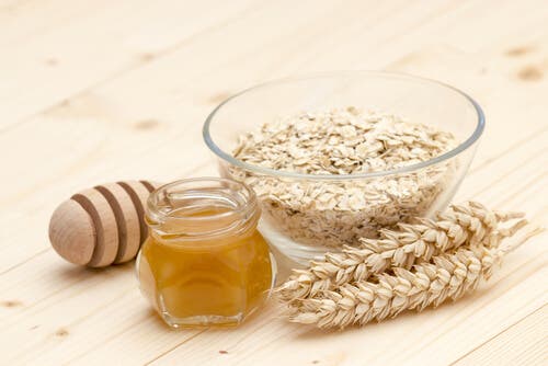 Mascarilla facial de avena para remover el vello