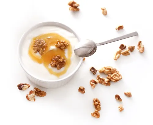Postre de leche de coco, yogur y miel