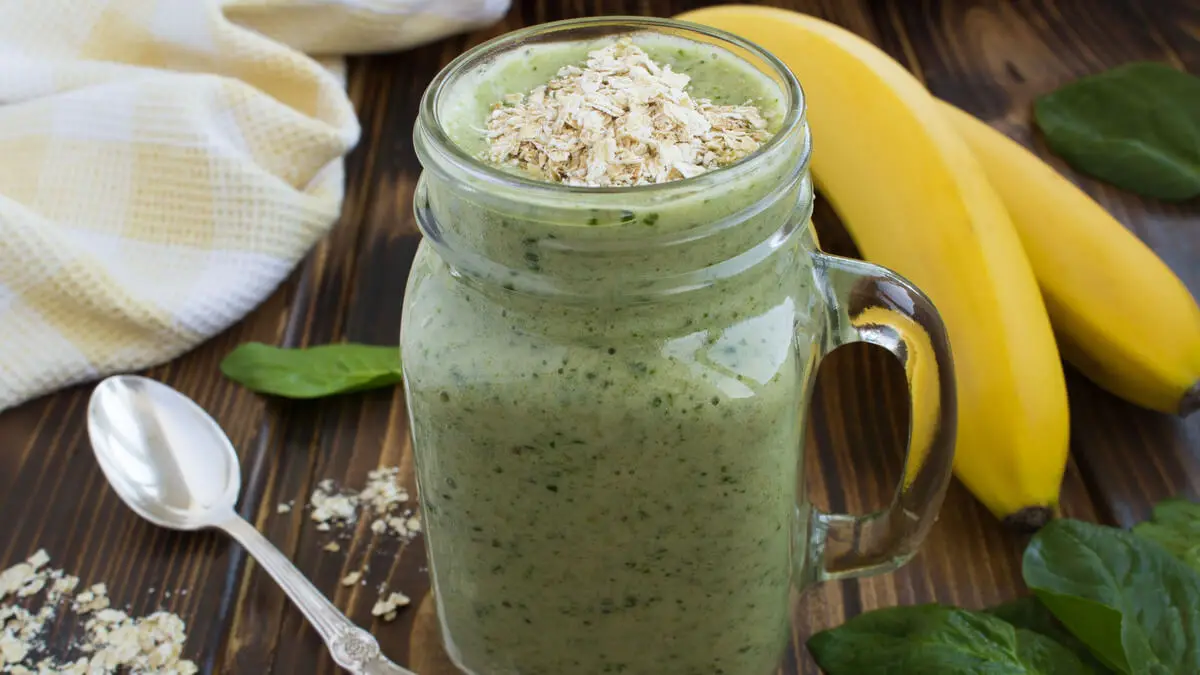 Licuado de espinaca, banana y avena.
