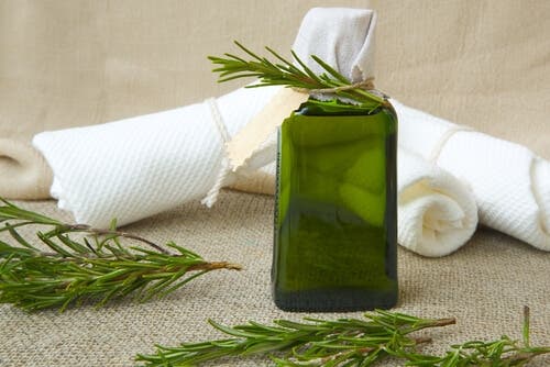 Los aceites llegan a ser de gran ayuda frente al pinzamiento de espalda.