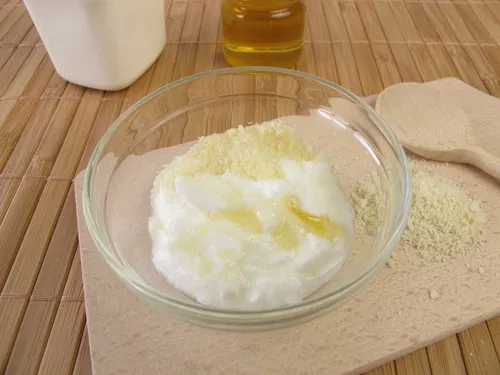 Exfoliante a base de yogur natural.