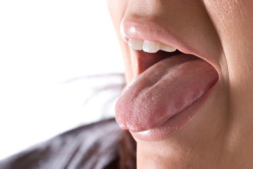 Tragar saliva