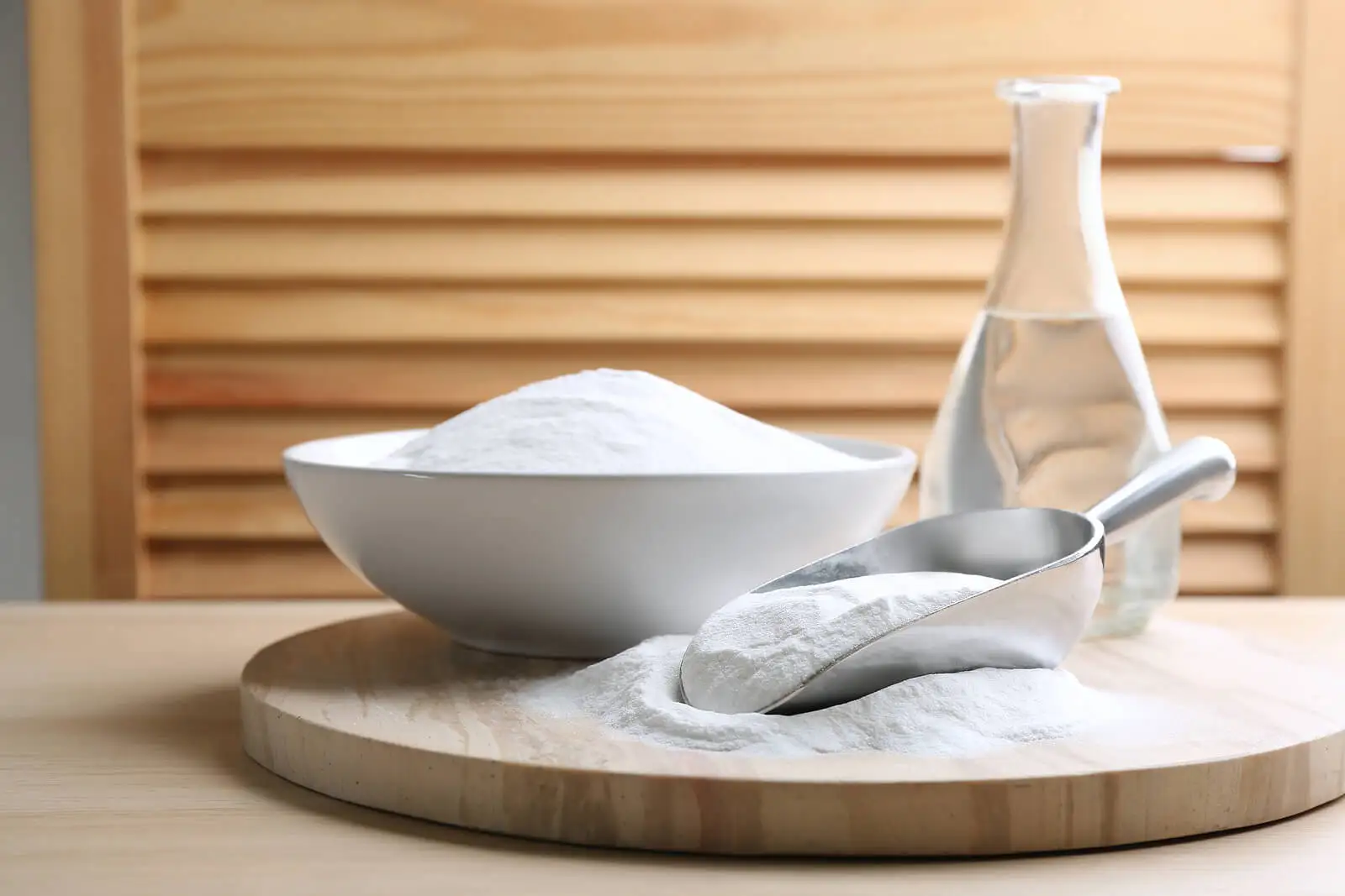 Bicarbonato de sodio para limpiar la cortina de baño.