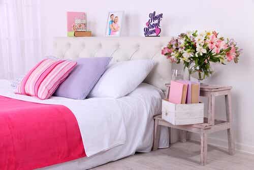 ¿Es bueno dormir con flores o plantas en la habitación?