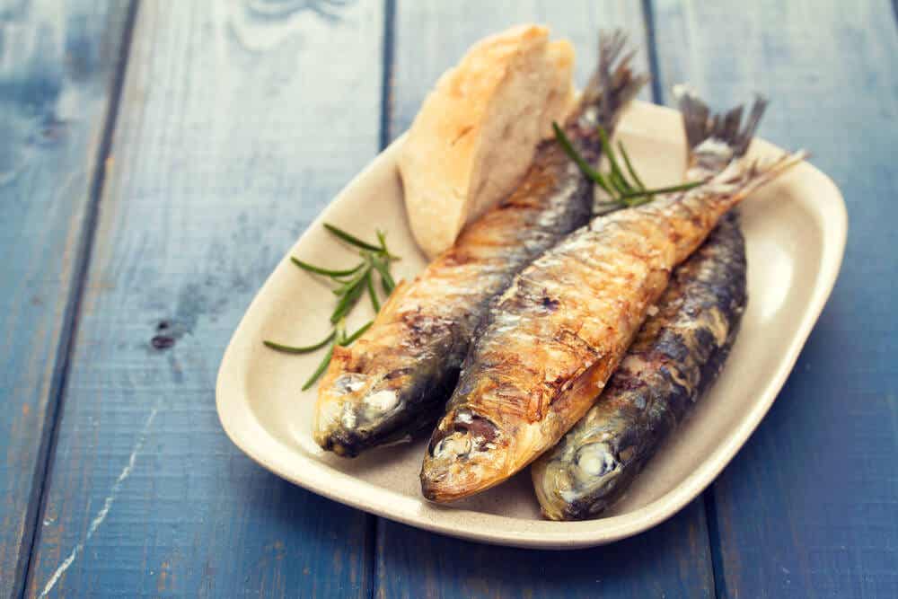 Pescado alimentos que aumentan el ácido úrico