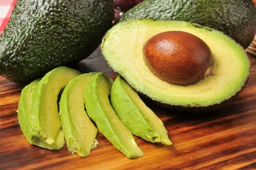 Avocado skåret ud