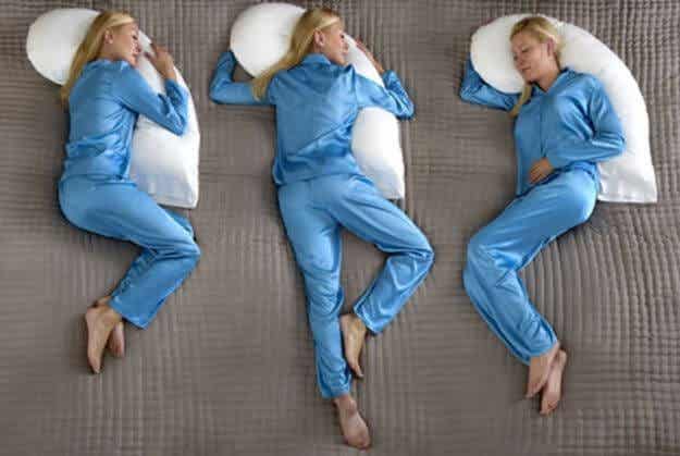 Descubre cuál es la mejor postura para dormir según los expertos