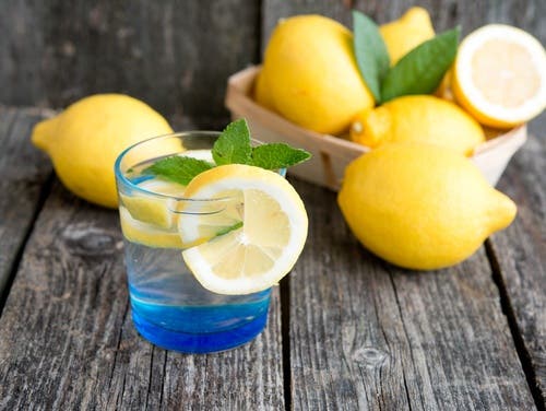 Agua de limón