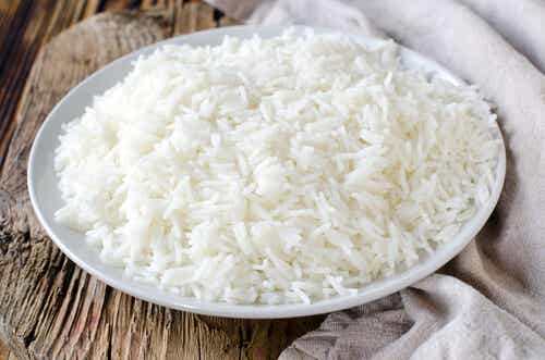 Alimentos perjudiciales: algunos aceites vegetales: arroz blanco o refinado