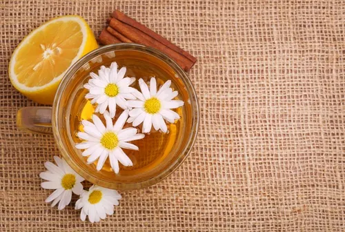 Bebida de manzanilla y canela