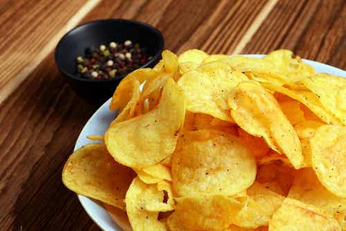 Patatas fritas, alimento a evitar por pacientes con colitis