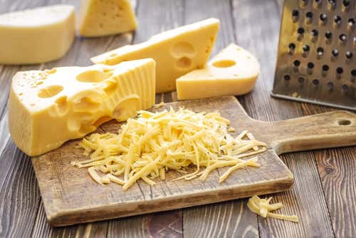 El queso puede causar dolores de cabeza