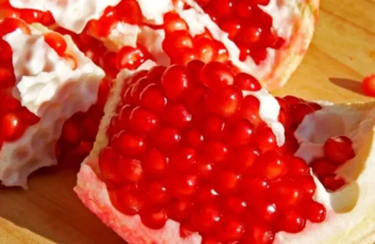 Tratamiento facial con granada para combatir el envejecimiento