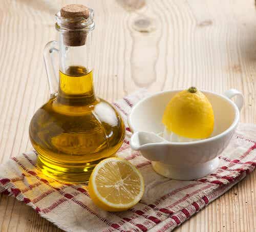 Zitrone und Olivenöl
