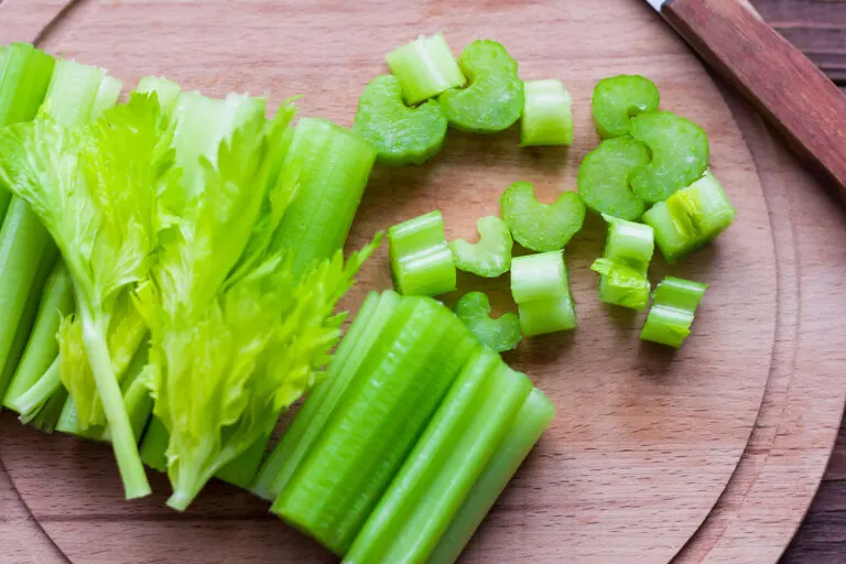 El apio, un alimento ideal para limpiar tus riñones