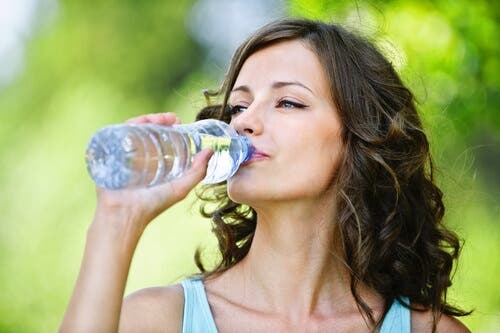 beber agua
