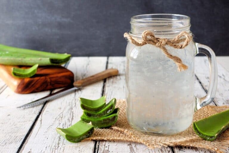 Licuado de aloe vera para depurar el hígado