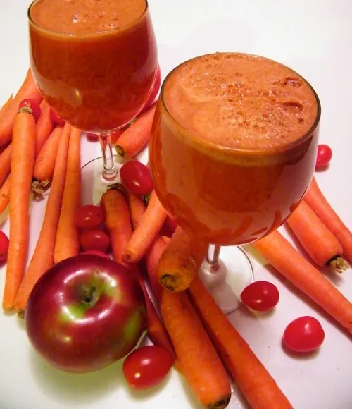 licuado de tomate manzana y zanahorias