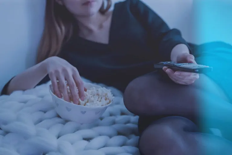 Estos son los 8 alimentos que debes evitar comer por la noche