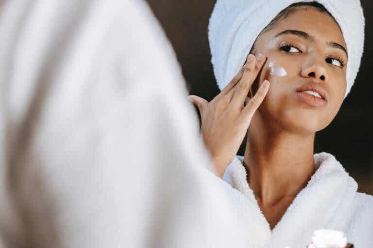 5 soluciones naturales para reducir los poros dilatados de la piel