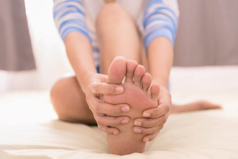 8 remedios naturales para aliviar los pies hinchados
