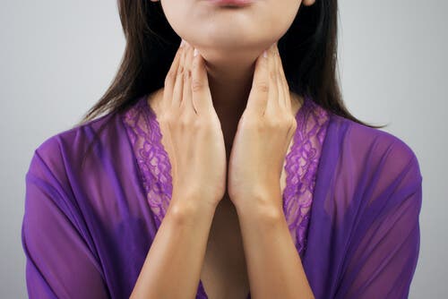 Mujer con problema de tiroides