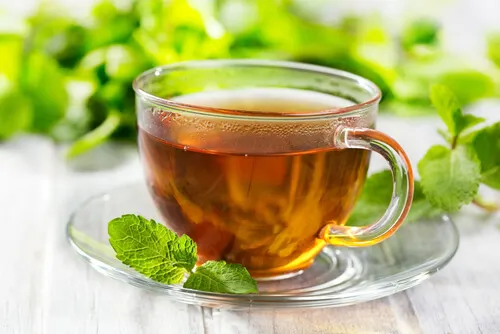 Infusión de hierbabuena para aliviar el dolor estomacal
