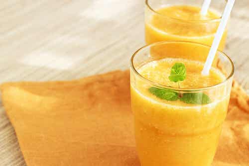 Cómo preparar un delicioso batido de naranja para estar en forma y energizarse