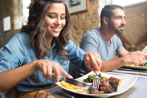 Comer demasiado antes de dormir