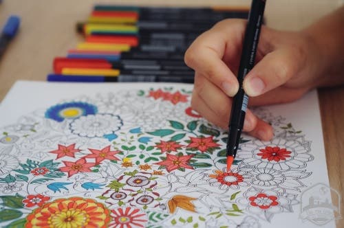 Contra-la-ansiedad-prueba-a-colorear-dibujos-o-mandalas.