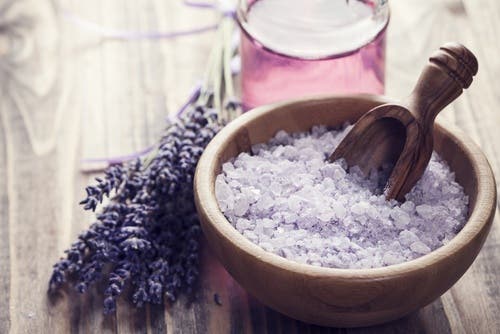 Sales de baño, antiguos secretos de belleza