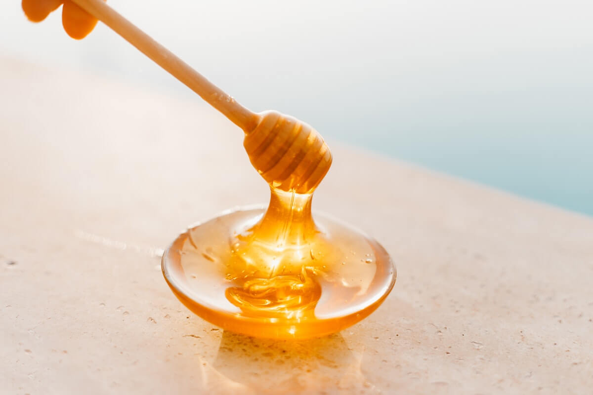Remedio con cúrcuma y miel