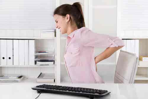 6 estiramientos para lograr aliviar el dolor de espalda
