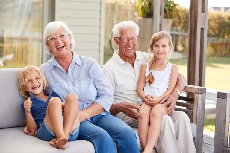 Los nietos son la luz y las alegrías de sus abuelos