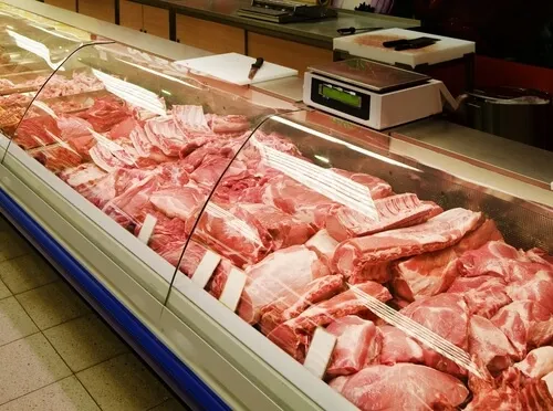 Encuentran una tenia de 6 metros en un hombre que comía carne cruda