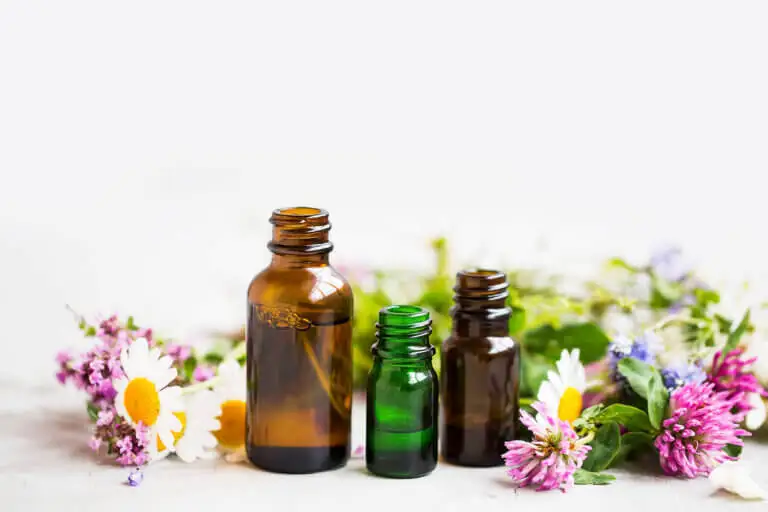Combate los celos y la desconfianza con esencias florales