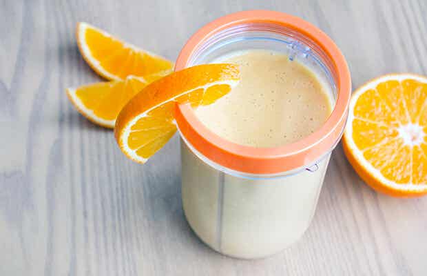Batido antiviral con cáscara de naranja y yogur