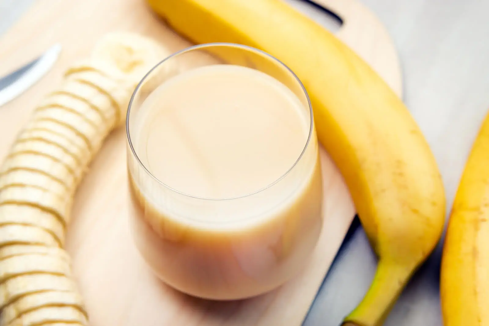 Leche de almendras, papaya y plátano para las articulaciones débiles