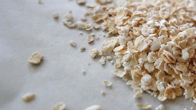Los copos de avena ayudan a complementar la dieta.