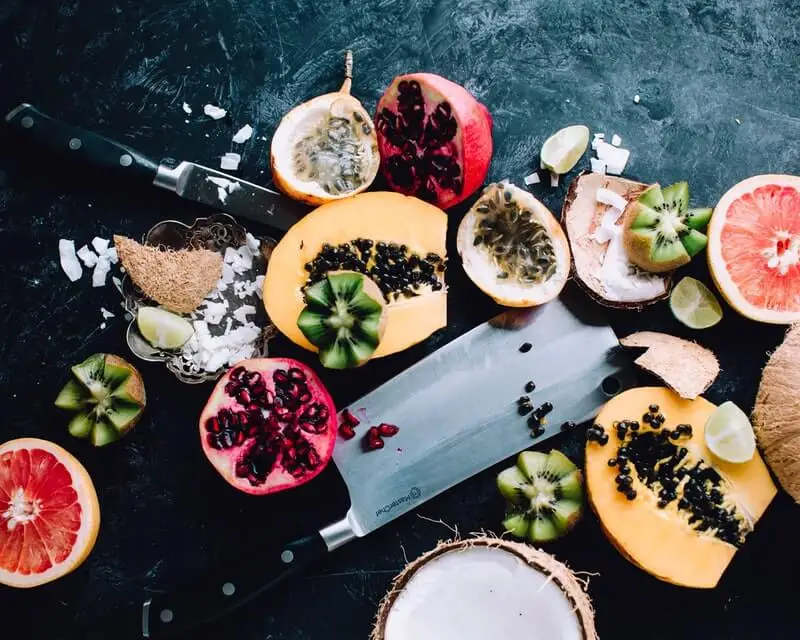 Es recomendable comer granada y frutas varias en general