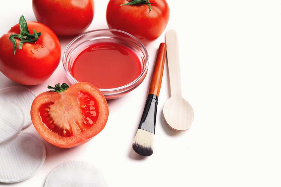 Tratamiento de tomate para limpiar los poros